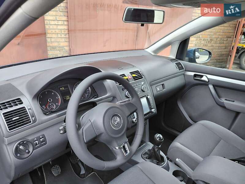Минивэн Volkswagen Touran 2012 в Луцке фото 4 Минивэн Volkswagen Touran 2012 в Луцке