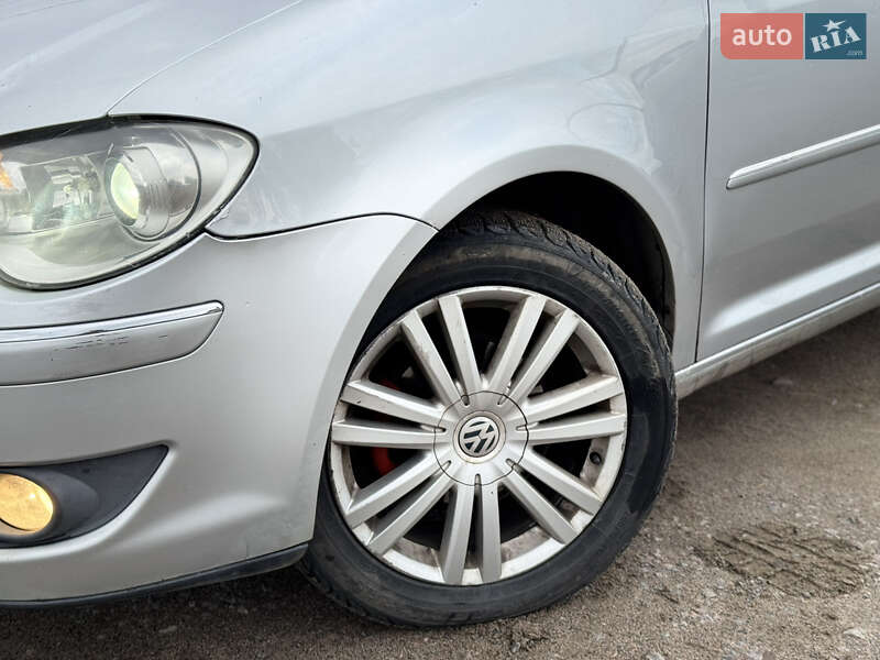 Минивэн Volkswagen Touran 2007 в Сарнах