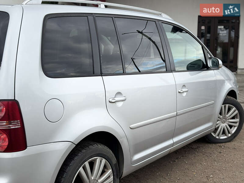 Минивэн Volkswagen Touran 2007 в Сарнах