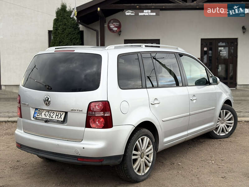 Минивэн Volkswagen Touran 2007 в Сарнах