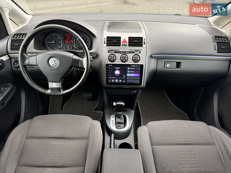 Минивэн Volkswagen Touran 2007 в Сарнах