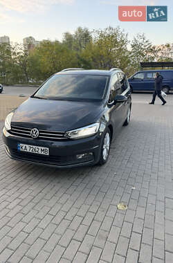 Микровэн Volkswagen Touran 2016 в Киеве