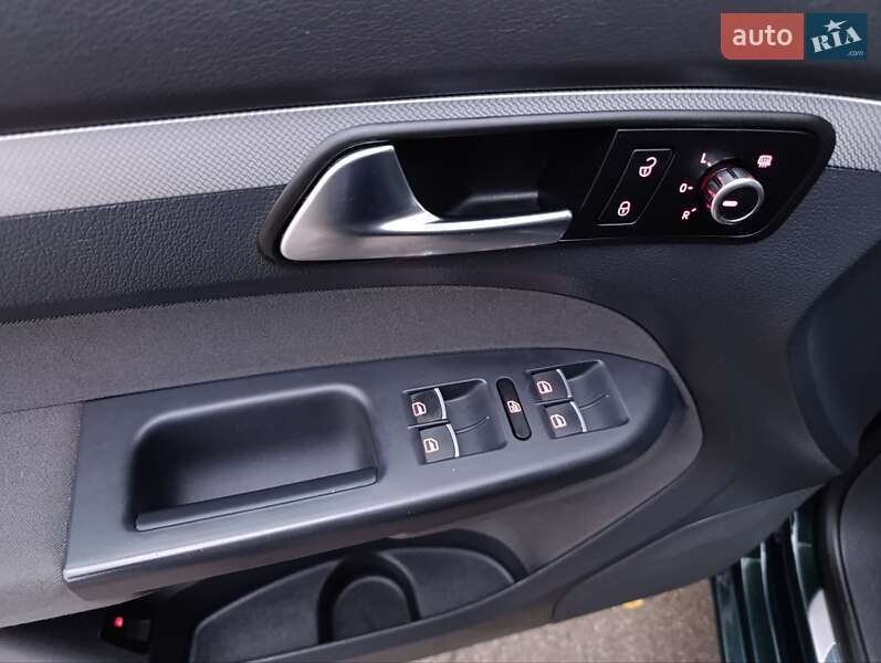 Минивэн Volkswagen Touran 2013 в Киеве фото 23 Минивэн Volkswagen Touran 2013 в Киеве