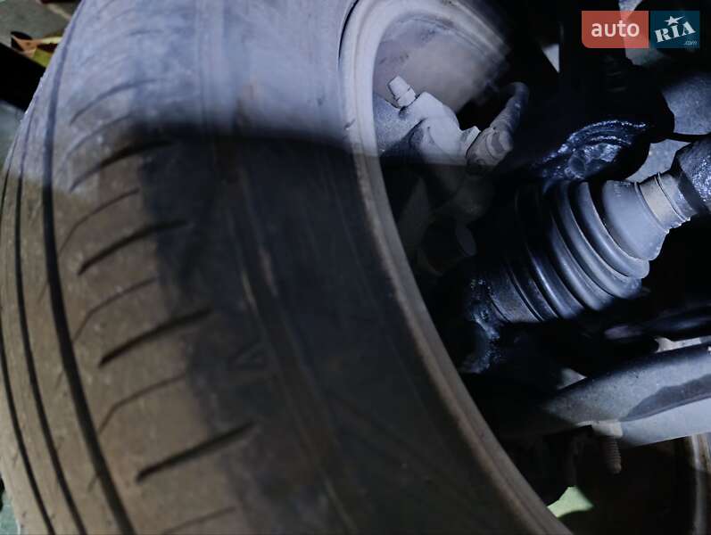 Минивэн Volkswagen Touran 2013 в Киеве фото 53 Минивэн Volkswagen Touran 2013 в Киеве