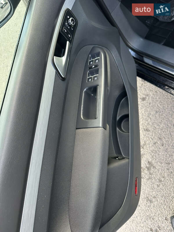 Мінівен Volkswagen Touran 2015 в Луцьку