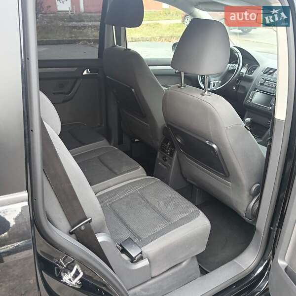 Минивэн Volkswagen Touran 2011 в Звягеле