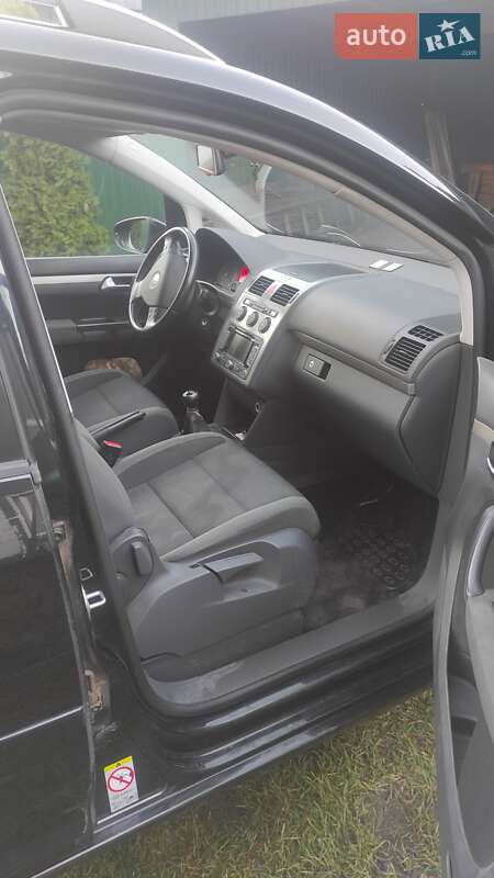 Минивэн Volkswagen Touran 2010 в Львове