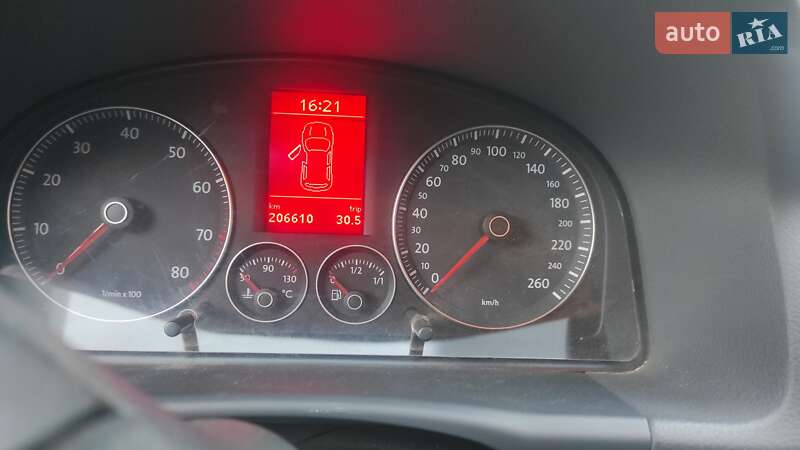 Минивэн Volkswagen Touran 2010 в Львове