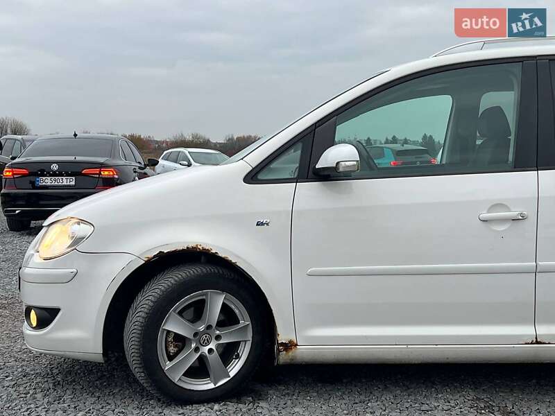 Минивэн Volkswagen Touran 2009 в Львове