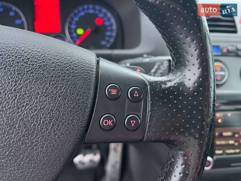 Минивэн Volkswagen Touran 2009 в Львове