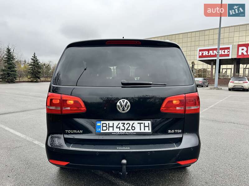 Минивэн Volkswagen Touran 2013 в Киеве