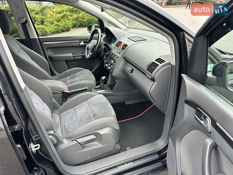 Минивэн Volkswagen Touran 2013 в Киеве