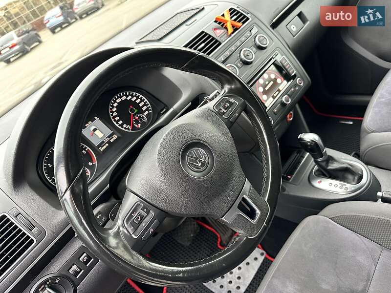 Минивэн Volkswagen Touran 2013 в Киеве