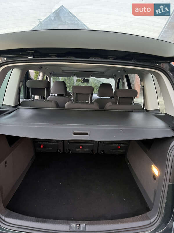 Минивэн Volkswagen Touran 2011 в Чигирине