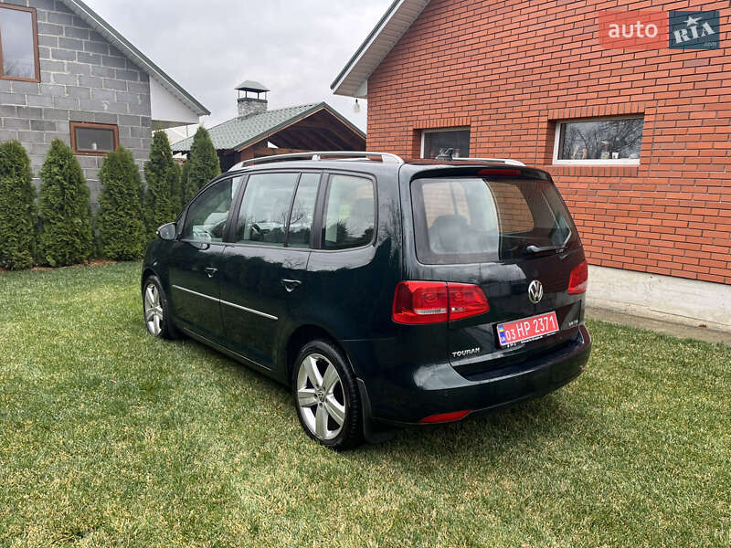 Минивэн Volkswagen Touran 2011 в Чигирине