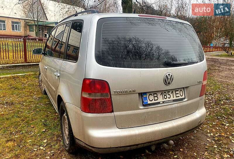 Минивэн Volkswagen Touran 2003 в Бахмаче