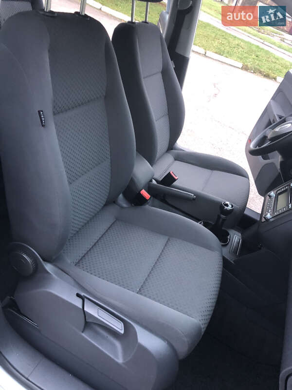 Минивэн Volkswagen Touran 2005 в Ровно фото 24 Минивэн Volkswagen Touran 2005 в Ровно