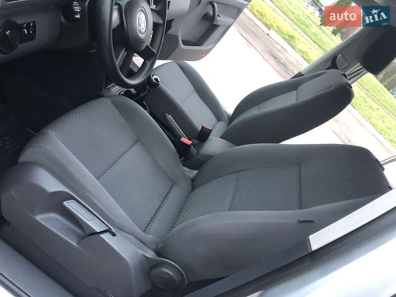 Минивэн Volkswagen Touran 2005 в Ровно фото 28 Минивэн Volkswagen Touran 2005 в Ровно