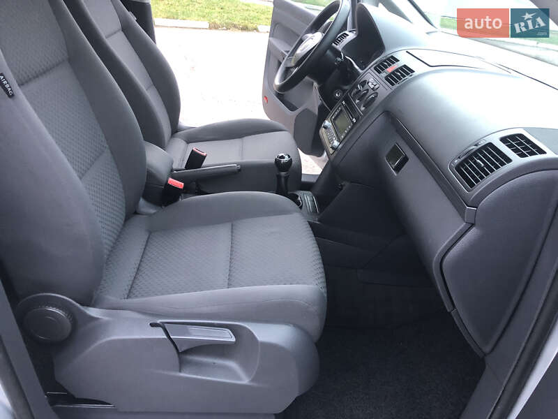 Минивэн Volkswagen Touran 2005 в Ровно фото 25 Минивэн Volkswagen Touran 2005 в Ровно