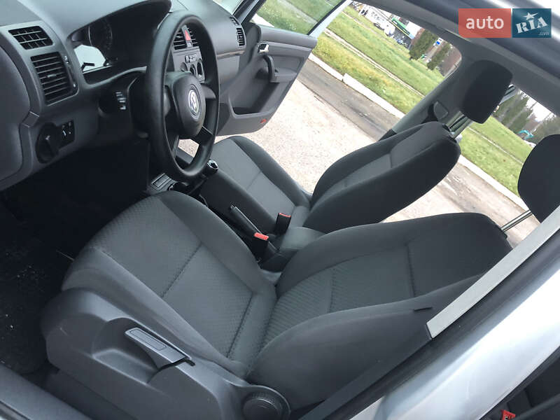 Минивэн Volkswagen Touran 2005 в Ровно фото 27 Минивэн Volkswagen Touran 2005 в Ровно