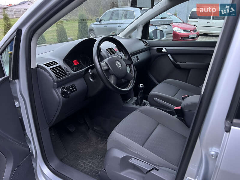 Минивэн Volkswagen Touran 2005 в Малине фото 20 Минивэн Volkswagen Touran 2005 в Малине