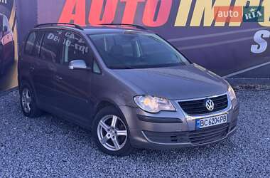 Мінівен Volkswagen Touran 2008 в Стрию