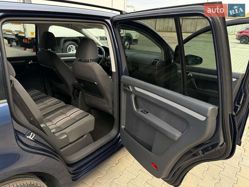 Минивэн Volkswagen Touran 2012 в Харькове