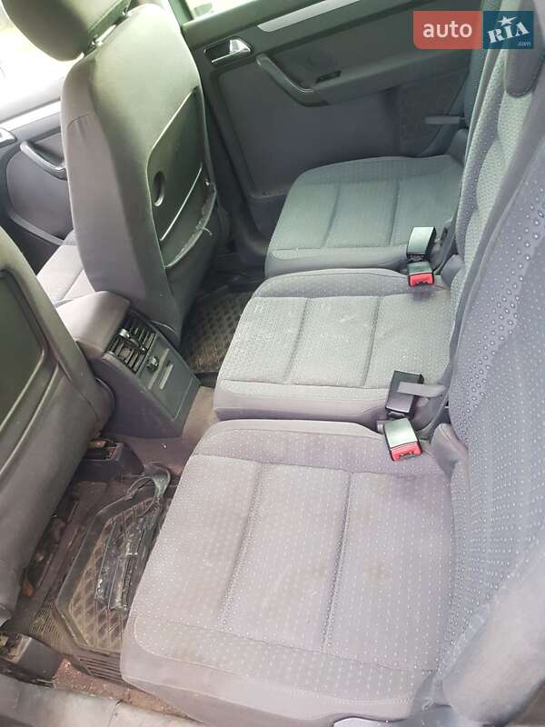 Минивэн Volkswagen Touran 2004 в Ратным фото 9 Минивэн Volkswagen Touran 2004 в Ратным