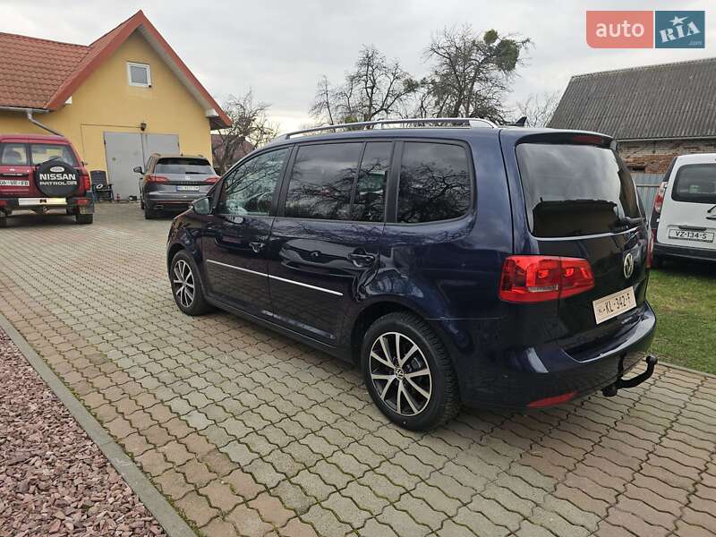 Минивэн Volkswagen Touran 2012 в Стрые