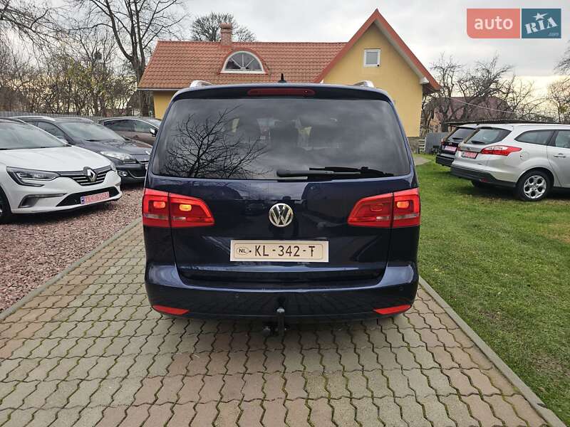 Минивэн Volkswagen Touran 2012 в Стрые