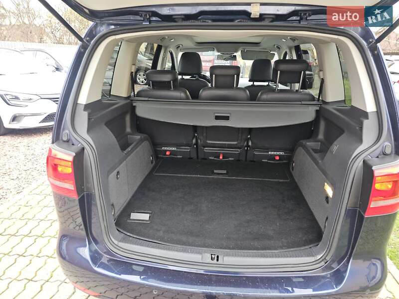 Минивэн Volkswagen Touran 2012 в Стрые