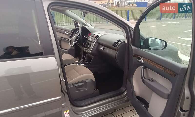 Минивэн Volkswagen Touran 2010 в Нововолынске фото 19 Минивэн Volkswagen Touran 2010 в Нововолынске