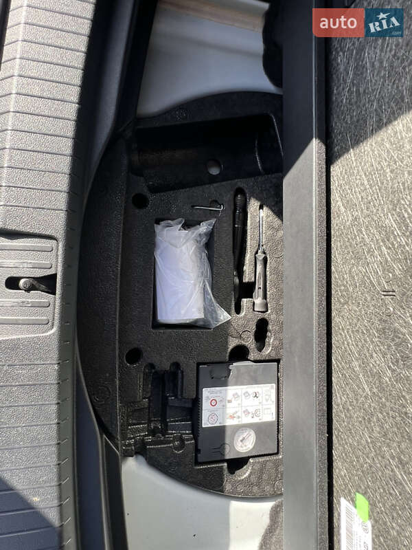 Микровэн Volkswagen Touran 2020 в Тернополе