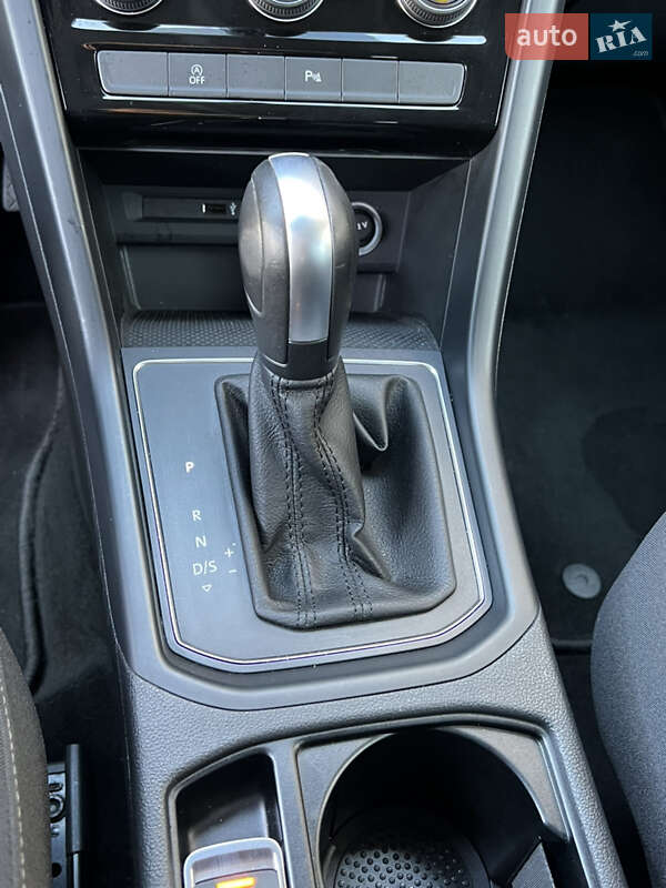 Микровэн Volkswagen Touran 2020 в Тернополе