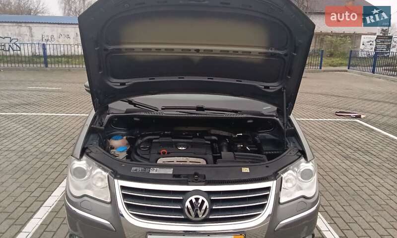 Минивэн Volkswagen Touran 2010 в Нововолынске фото 25 Минивэн Volkswagen Touran 2010 в Нововолынске
