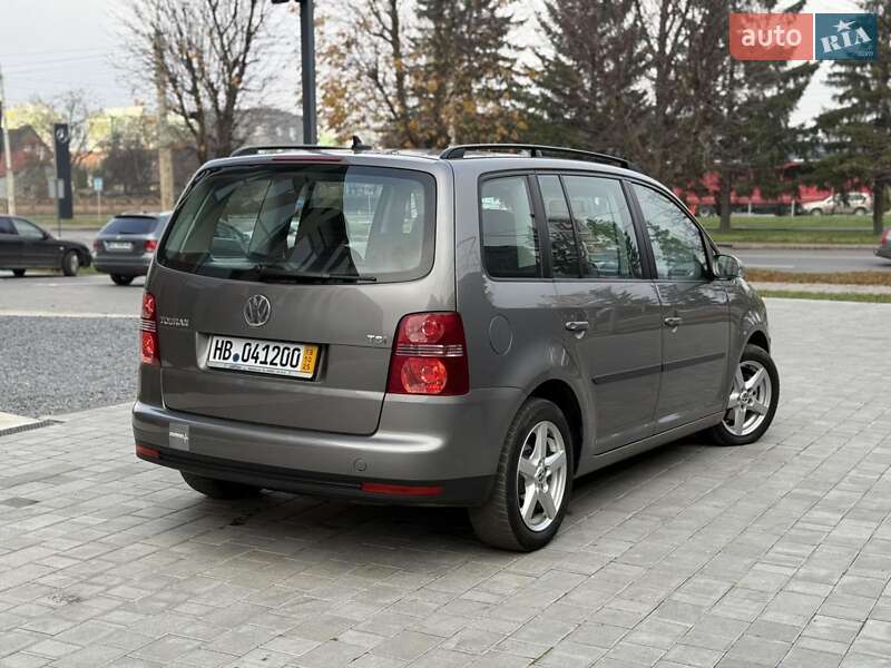 Минивэн Volkswagen Touran 2007 в Белой Церкви