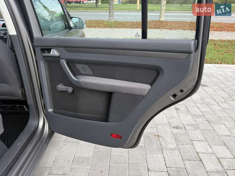 Минивэн Volkswagen Touran 2007 в Белой Церкви