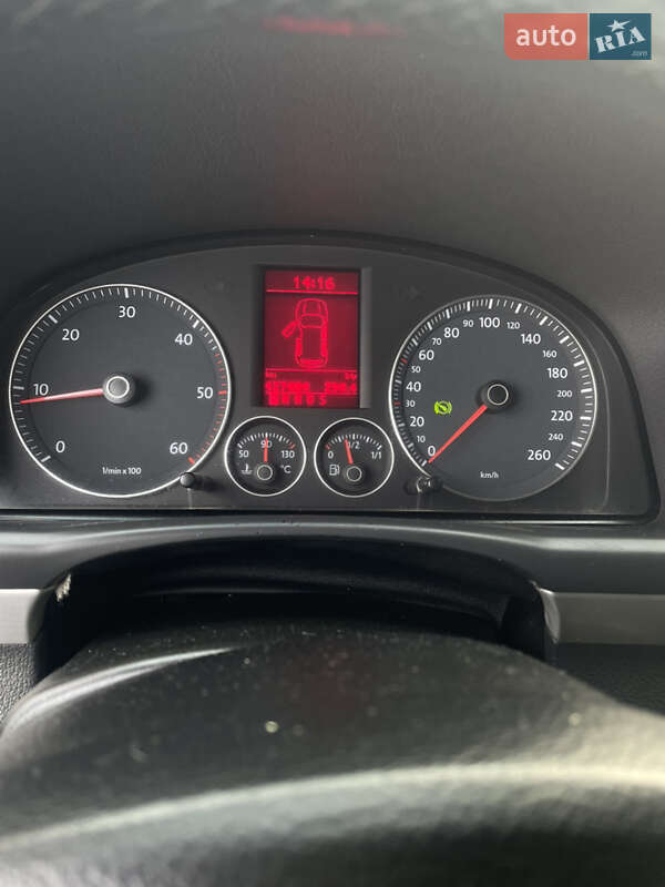 Минивэн Volkswagen Touran 2006 в Новояворовске фото 3 Минивэн Volkswagen Touran 2006 в Новояворовске