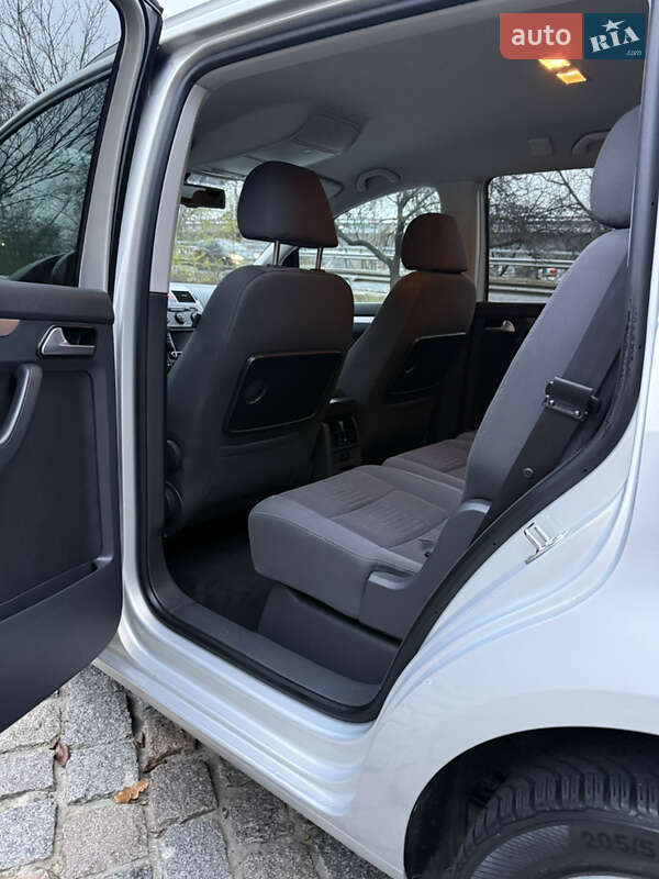 Минивэн Volkswagen Touran 2009 в Киеве