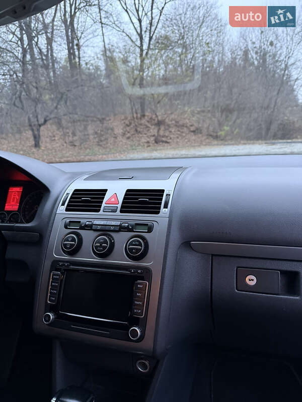 Минивэн Volkswagen Touran 2009 в Киеве