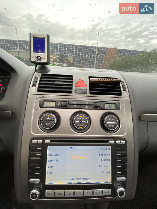 Минивэн Volkswagen Touran 2007 в Луцке