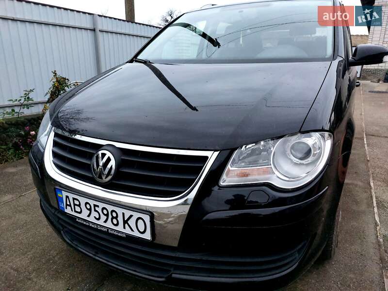 Мінівен Volkswagen Touran 2007 в Чернівцях фото 9 Мінівен Volkswagen Touran 2007 в Чернівцях