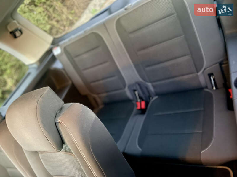 Минивэн Volkswagen Touran 2010 в Староконстантинове фото 11 Минивэн Volkswagen Touran 2010 в Староконстантинове