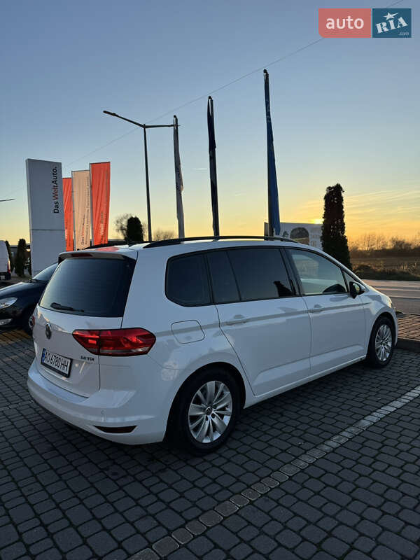 Микровэн Volkswagen Touran 2015 в Виноградове