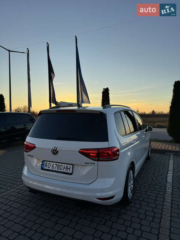 Микровэн Volkswagen Touran 2015 в Виноградове