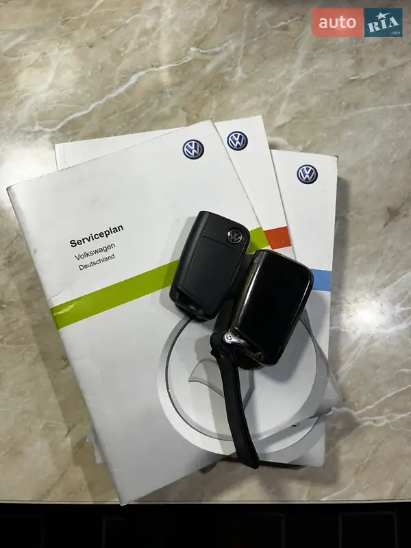 Микровэн Volkswagen Touran 2015 в Виноградове документ