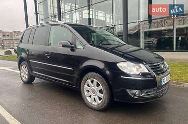 Минивэн Volkswagen Touran 2008 в Сокале