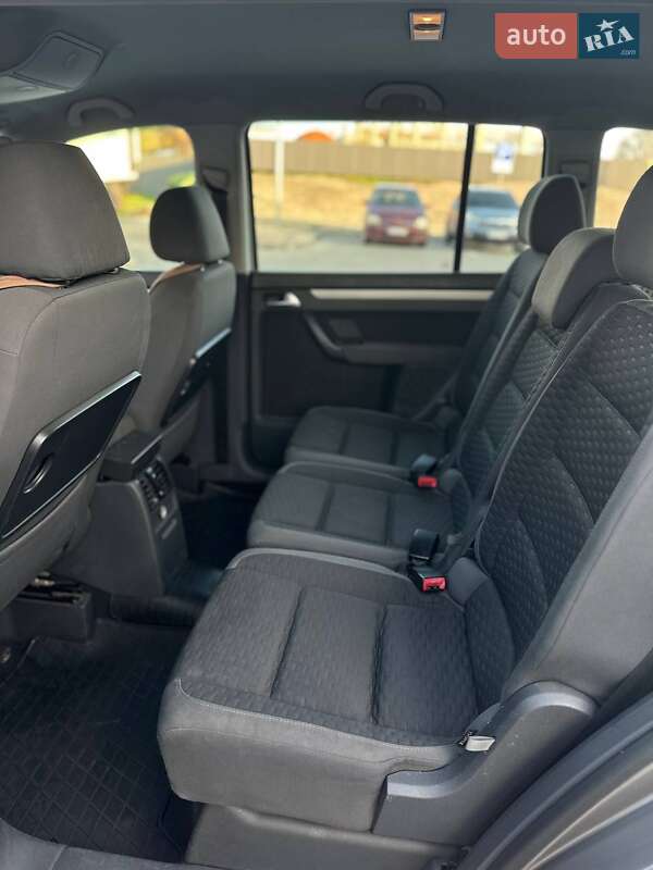 Минивэн Volkswagen Touran 2009 в Одессе