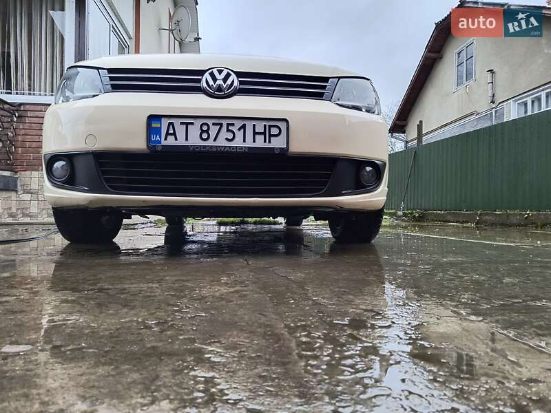 Минивэн Volkswagen Touran 2013 в Ивано-Франковске