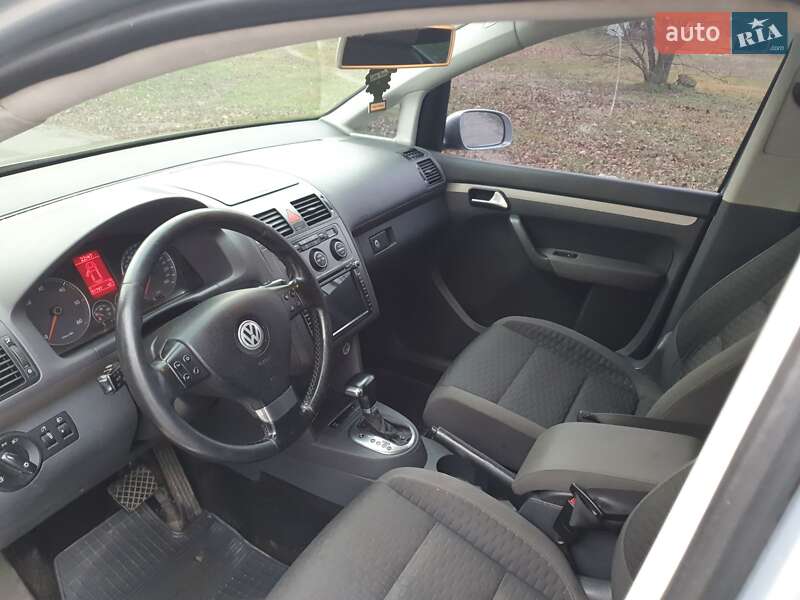 Минивэн Volkswagen Touran 2011 в Кременчуге